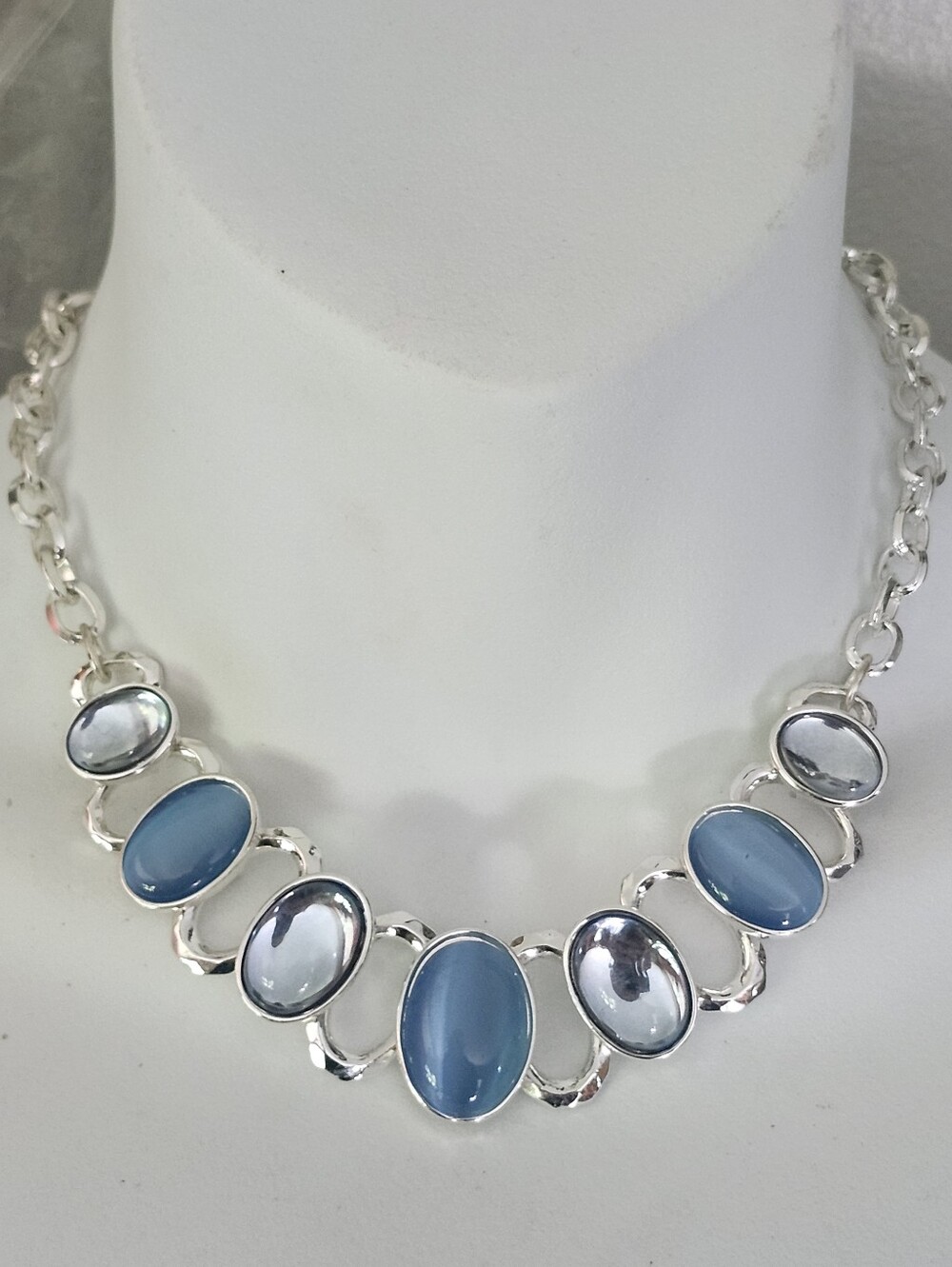 Crown Trifari Blue Glass Cabochon Silver Tone Collar Necklace
